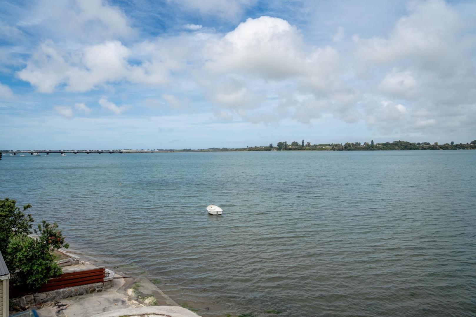 טאורנגה Harbour View Motel And Waterfront Apartments מראה חיצוני תמונה
